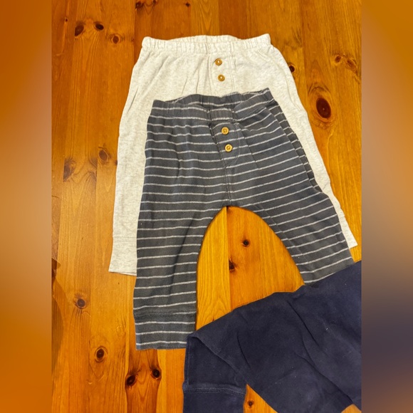 Bundle of 9 pairs of 6-9 months pants - Picture 7 of 8